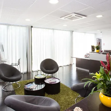 - Parc Des Expositions Aparthotel 3*